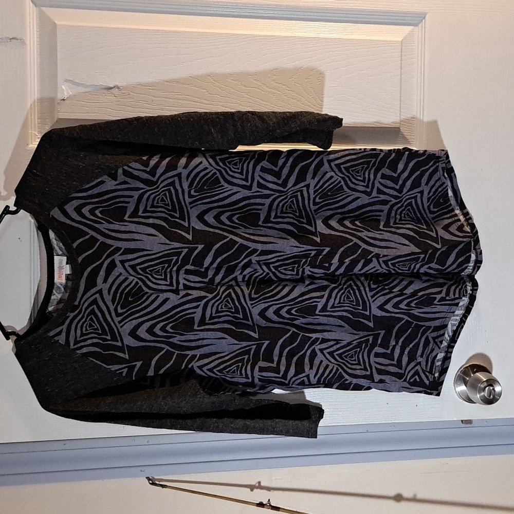 Lularoe Randy tee